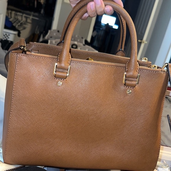 Michael kors purse - Picture 3 of 3